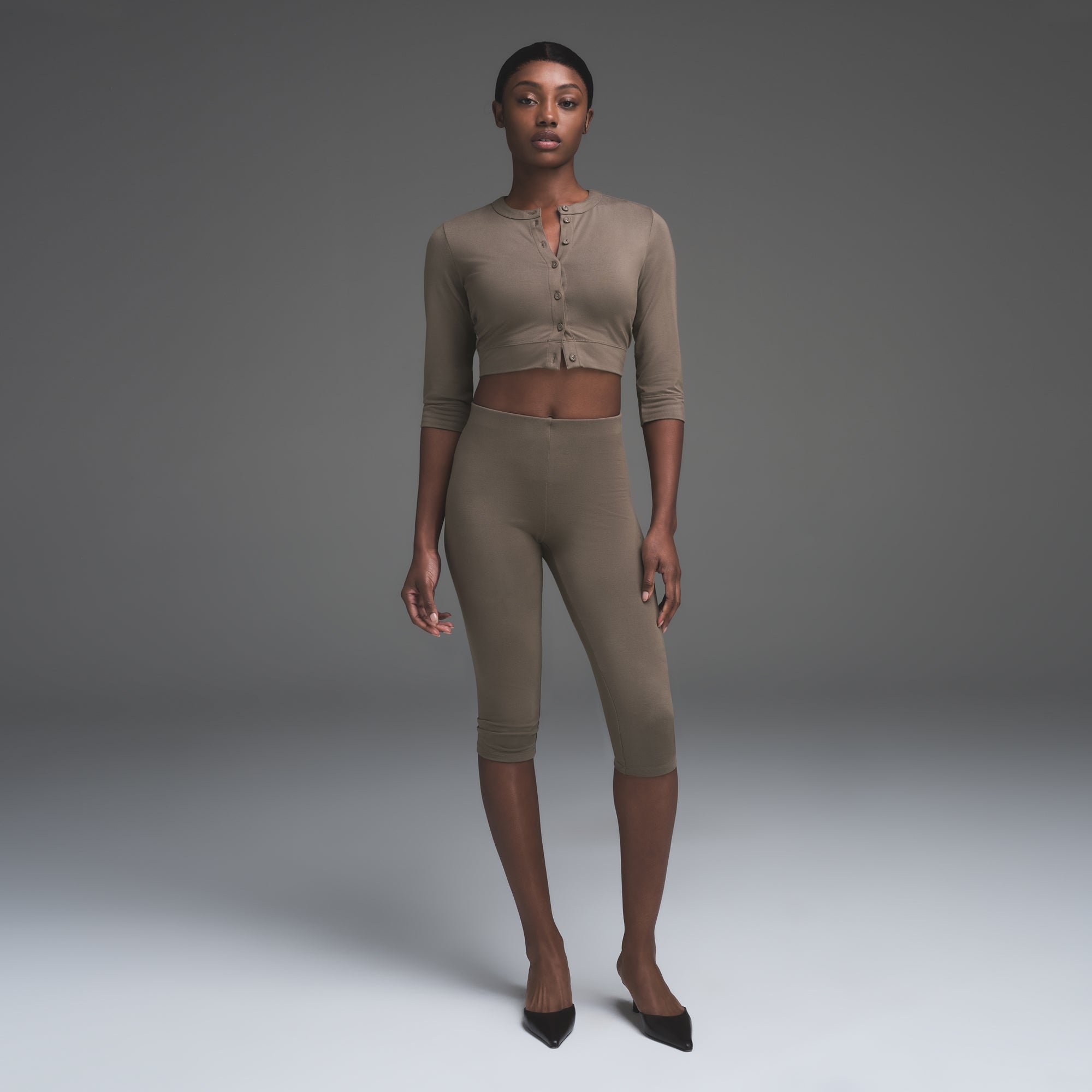 SMOOTH LAYERS CAPRI | TRUFFLE