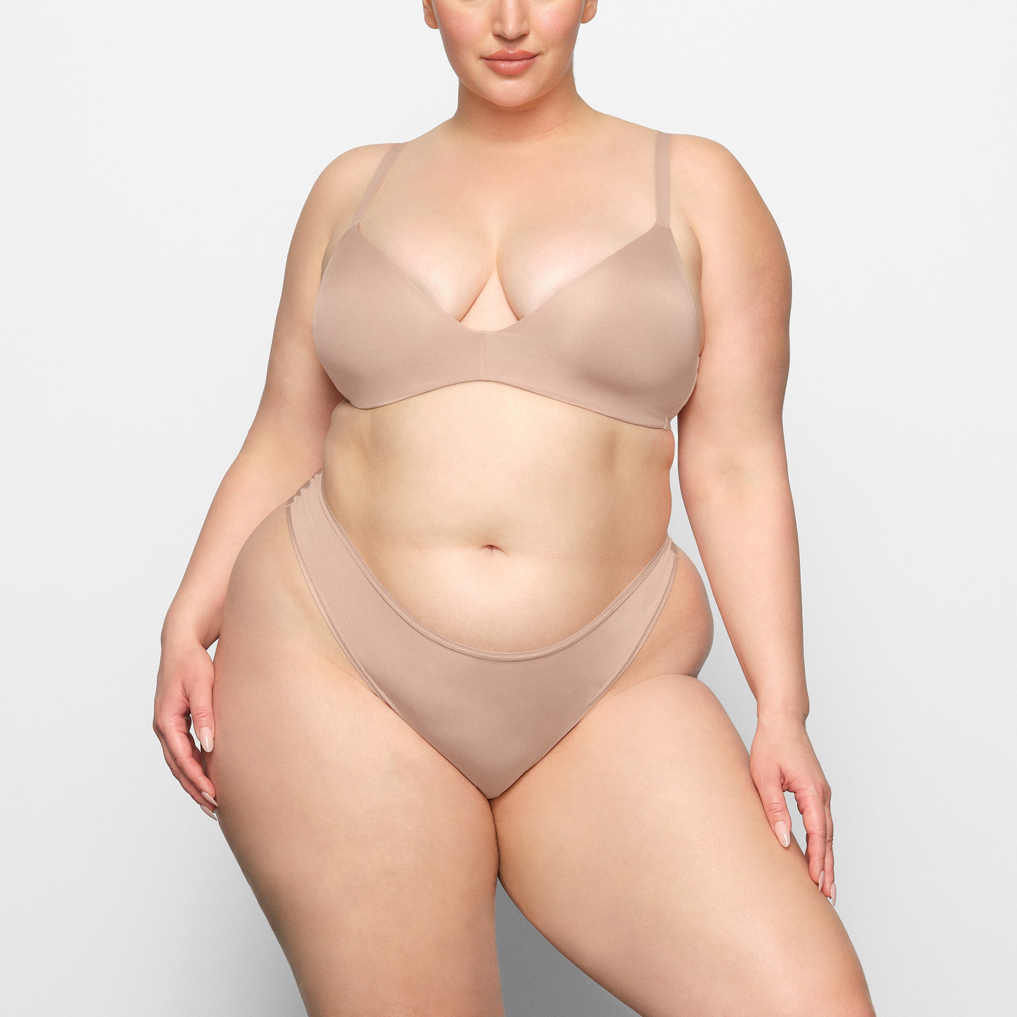 WIRELESS FORM T-SHIRT DEMI BRA | MICA
