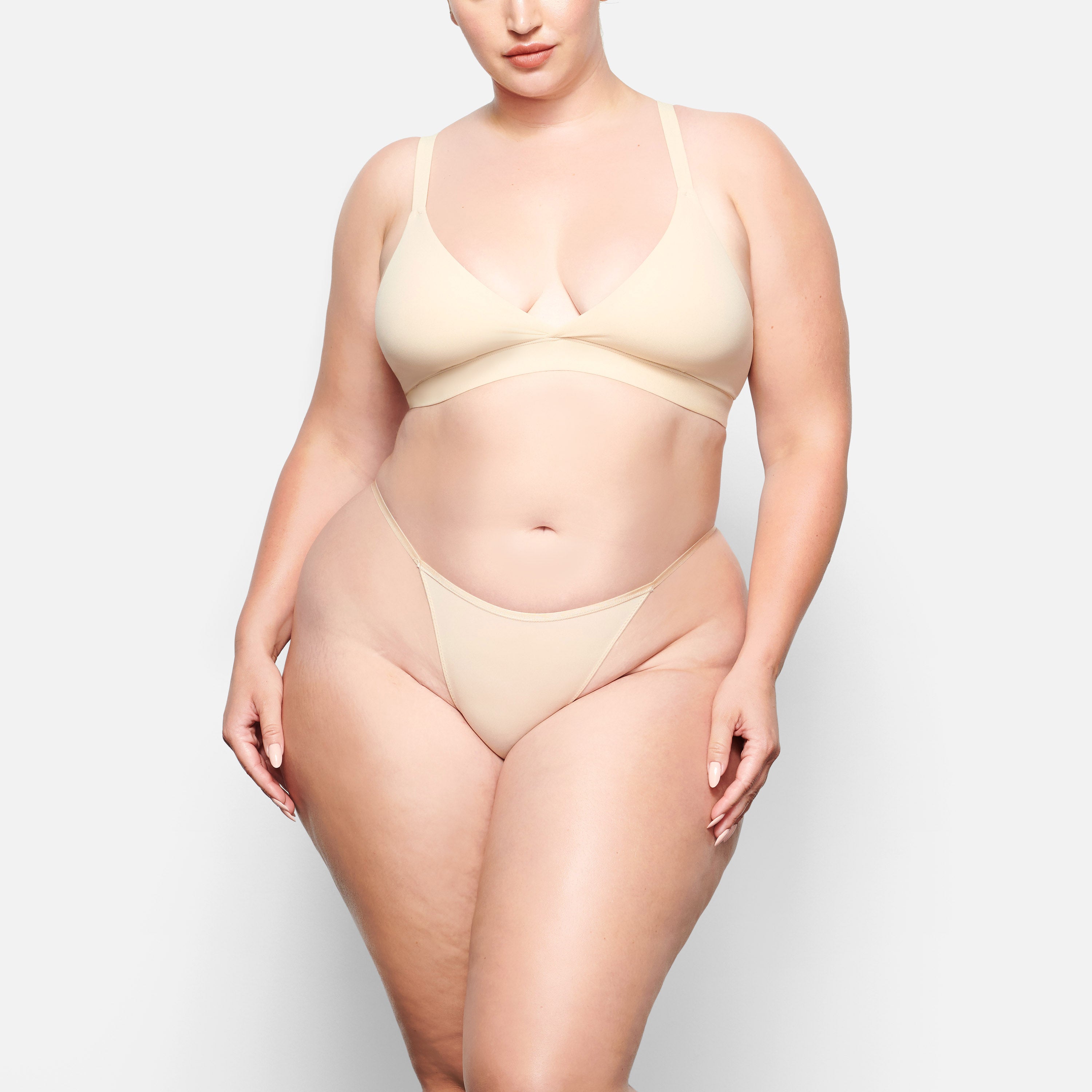 FITS EVERYBODY STRING BIKINI | SAND
