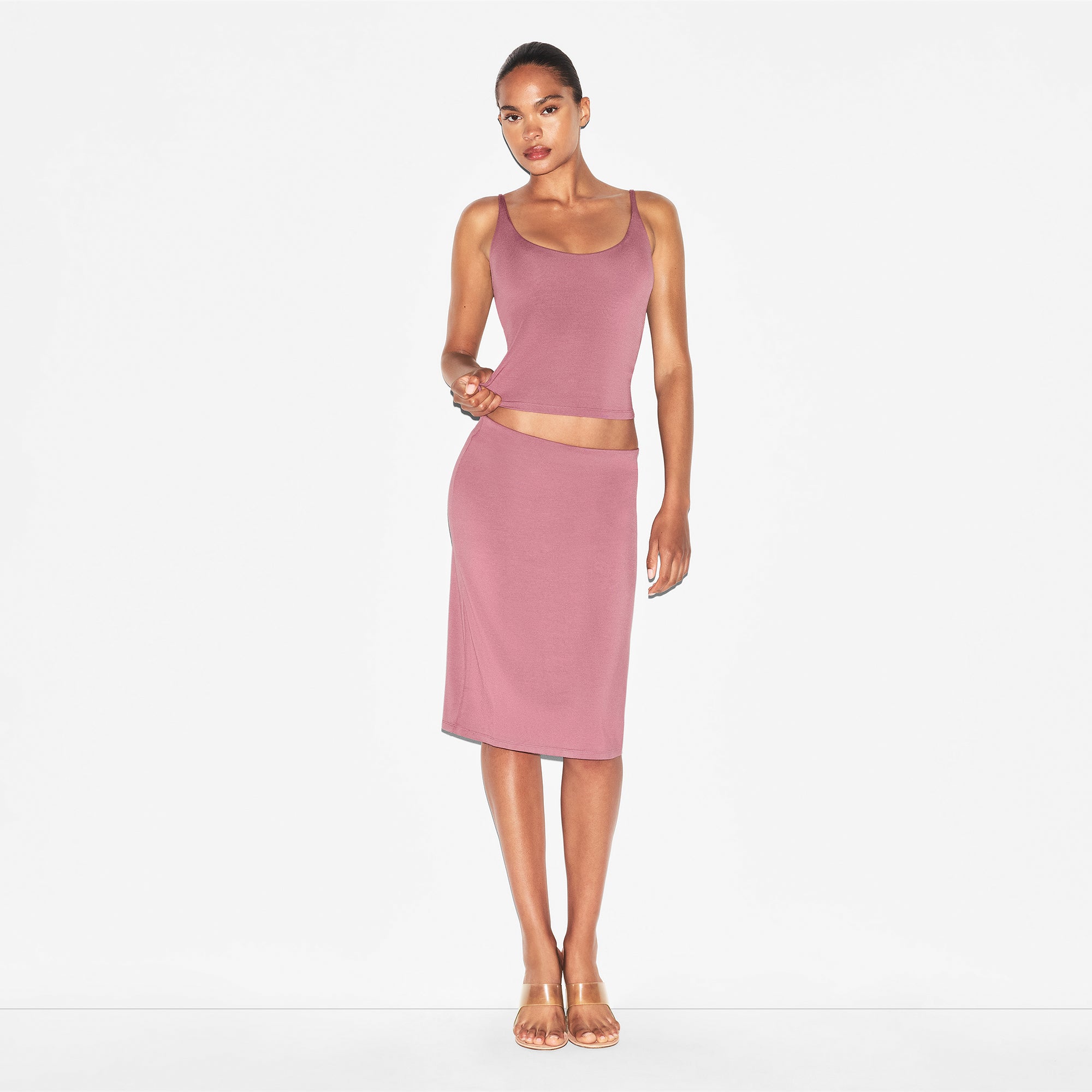 SMOOTH LAYERS SCOOP NECK CAMI | REDWOOD